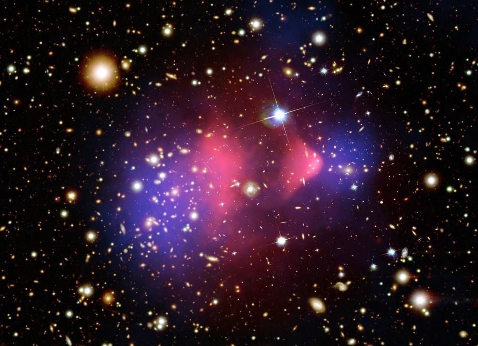 The Bullet Cluster, with dark matter mapped in blue